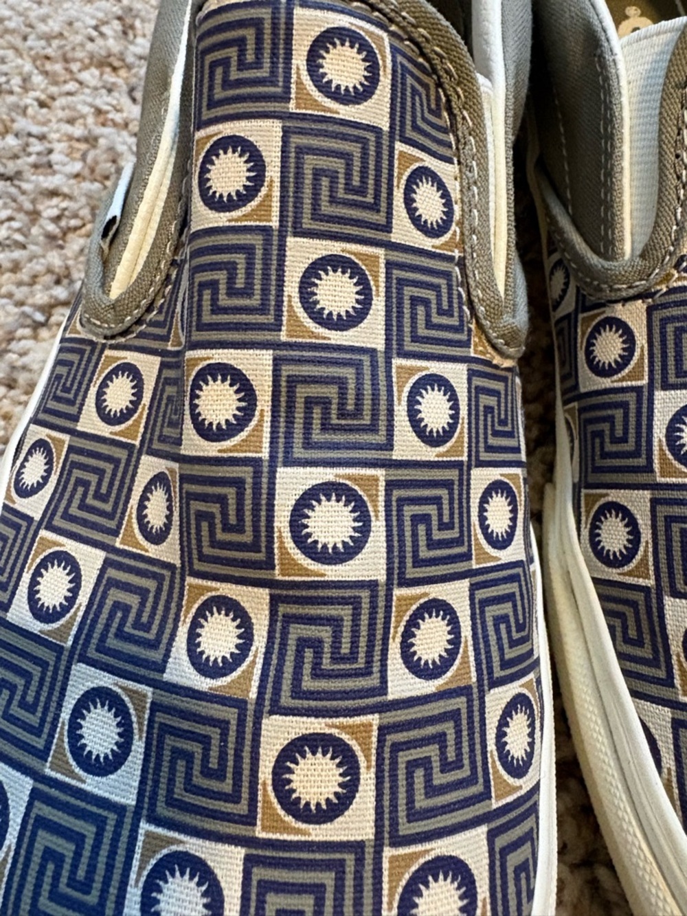 NWOT Vans Classic Slip-On with Geometric Olive Print - Picture 3 of 5